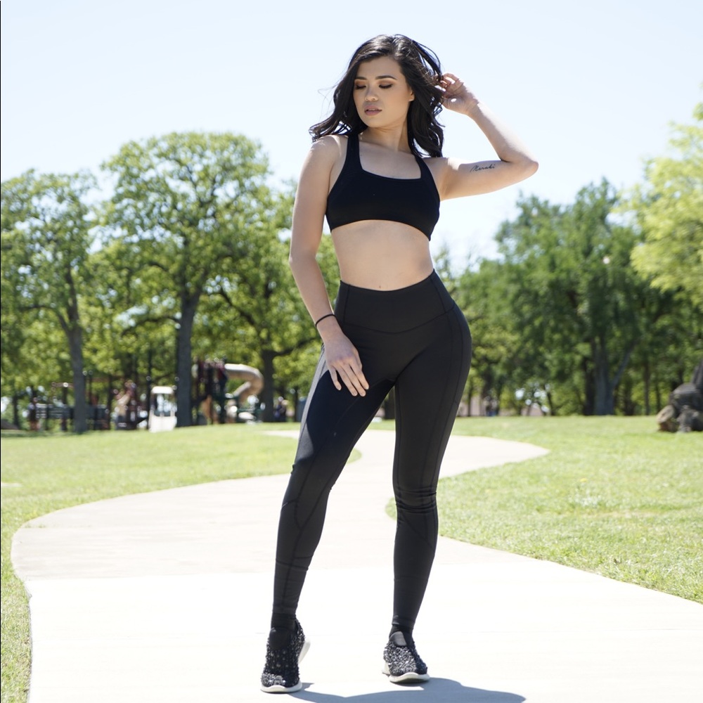 Black high rise yoga legging